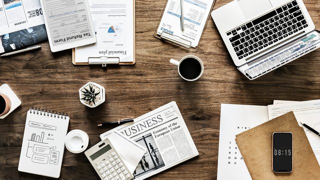 desk-3139127_1280