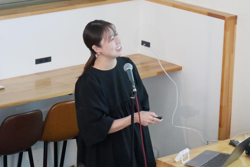 09_経理担当の彩世さん