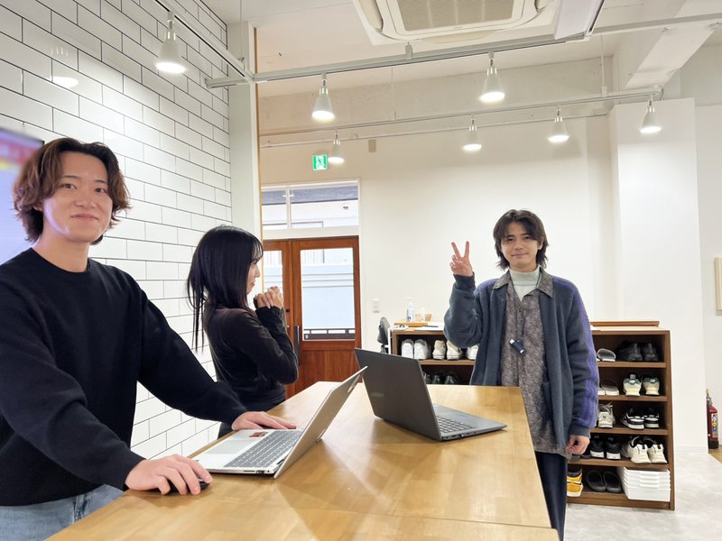 濱崎さんの社内会議中