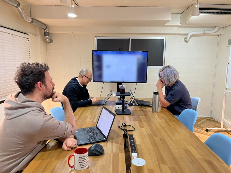 大田さん会議室（引き）