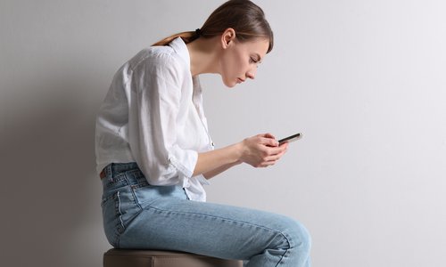 スマホ疲れ、動画疲れ、ストレートネック