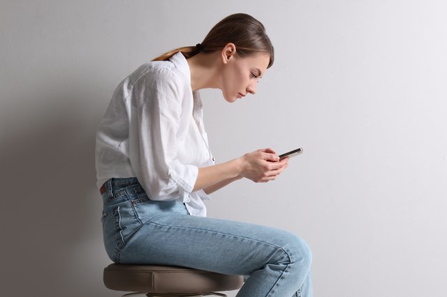 スマホ疲れ、動画疲れ、ストレートネック